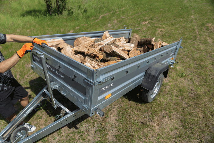 Guincho de manivela UNITRAILER com alças para bascular e descarregar um reboque de automóveis de 1000 kg (500-865 mm).